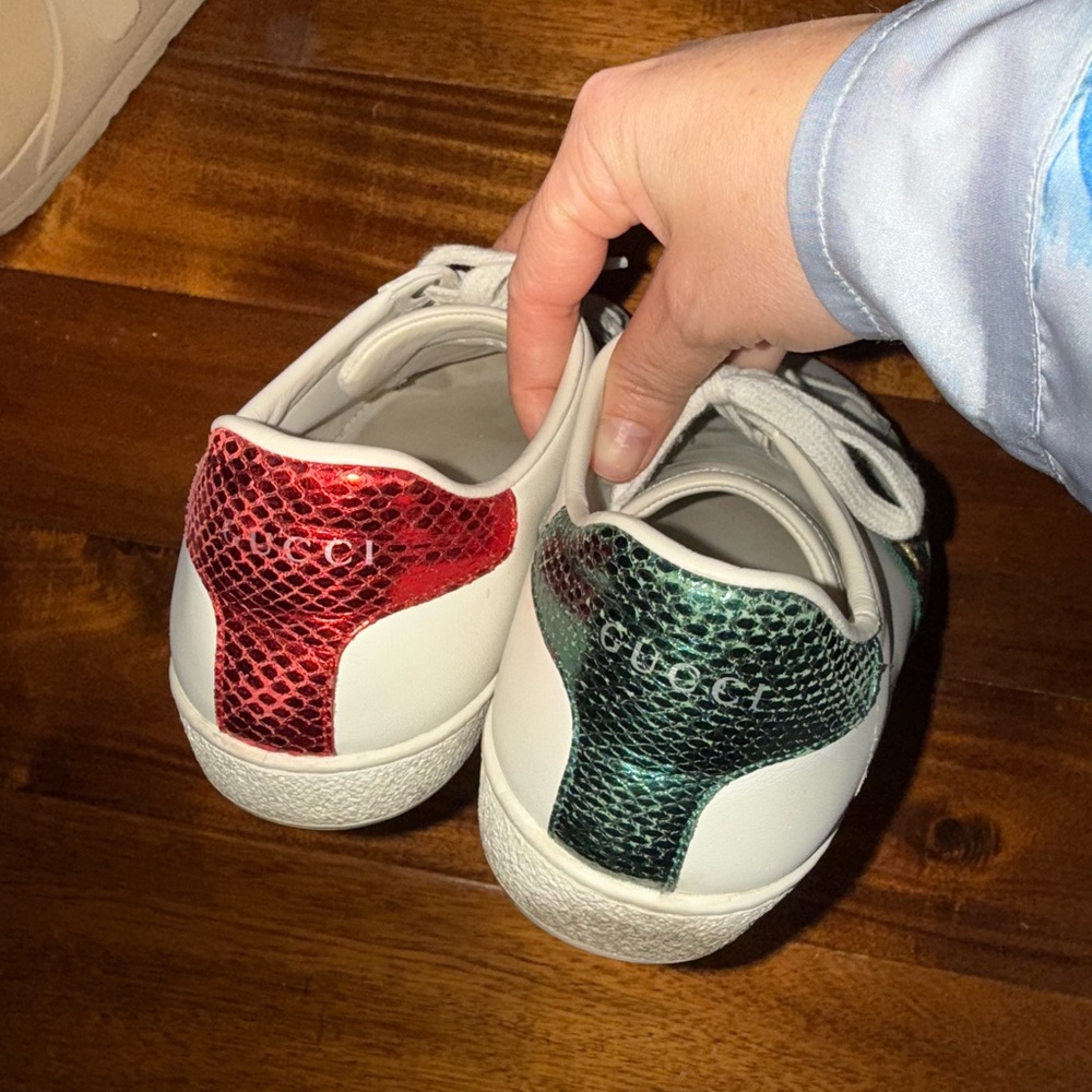 Gucci White Leather Sneakers with Green & Red Web Stripe - Picture 2 of 3